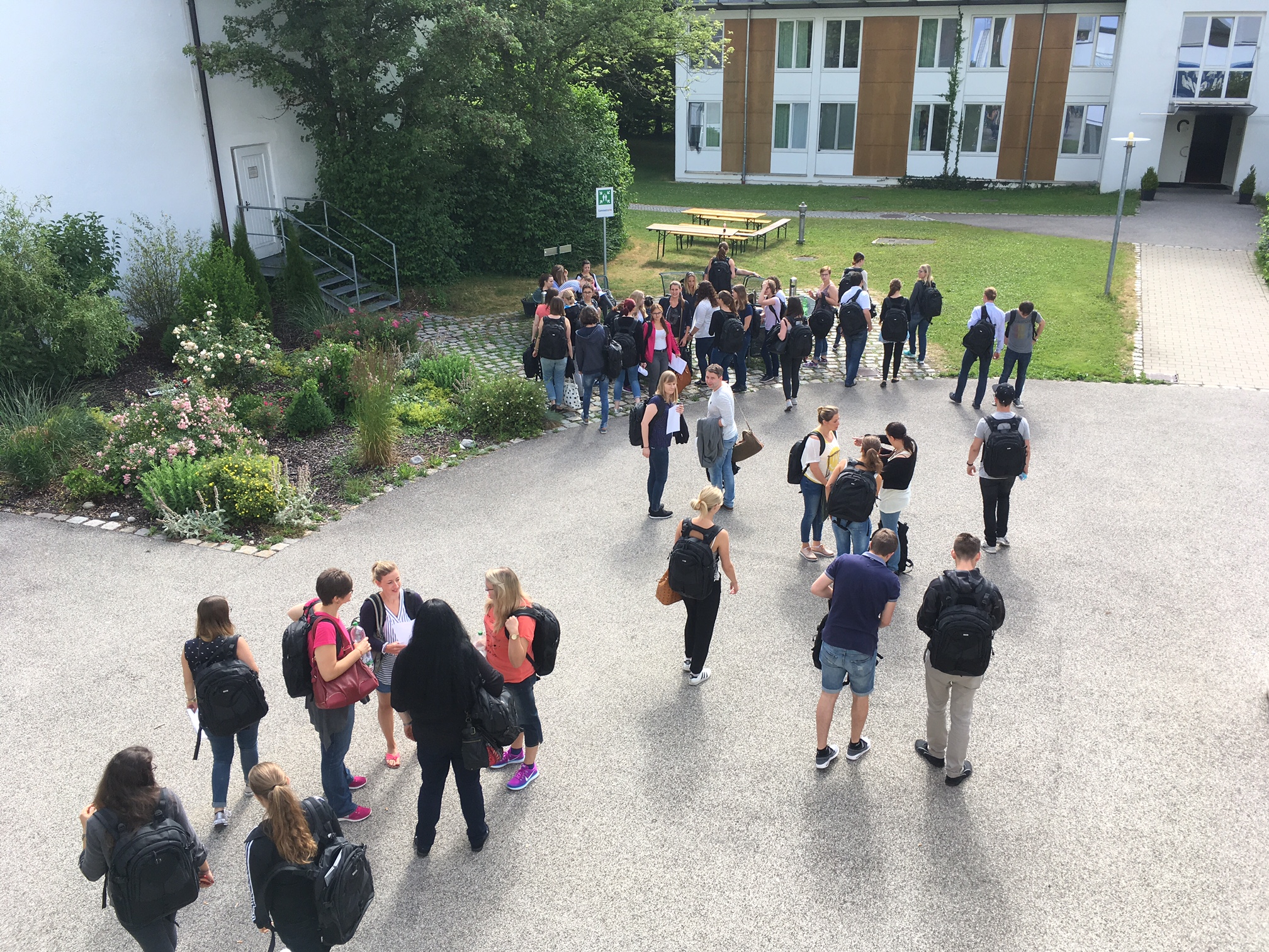 Studierende auf dem Campus Studierende auf dem Campus