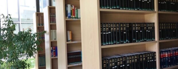 Fachliteratur in der Bibliothek